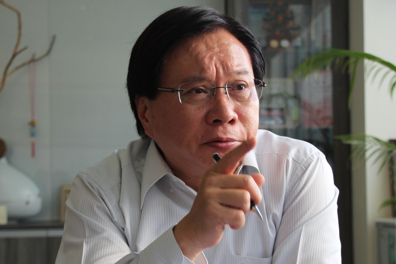 白手起家的業務員 創建眼鏡王國｜專訪傑出校友 金可集團董事長 蔡國洲學長